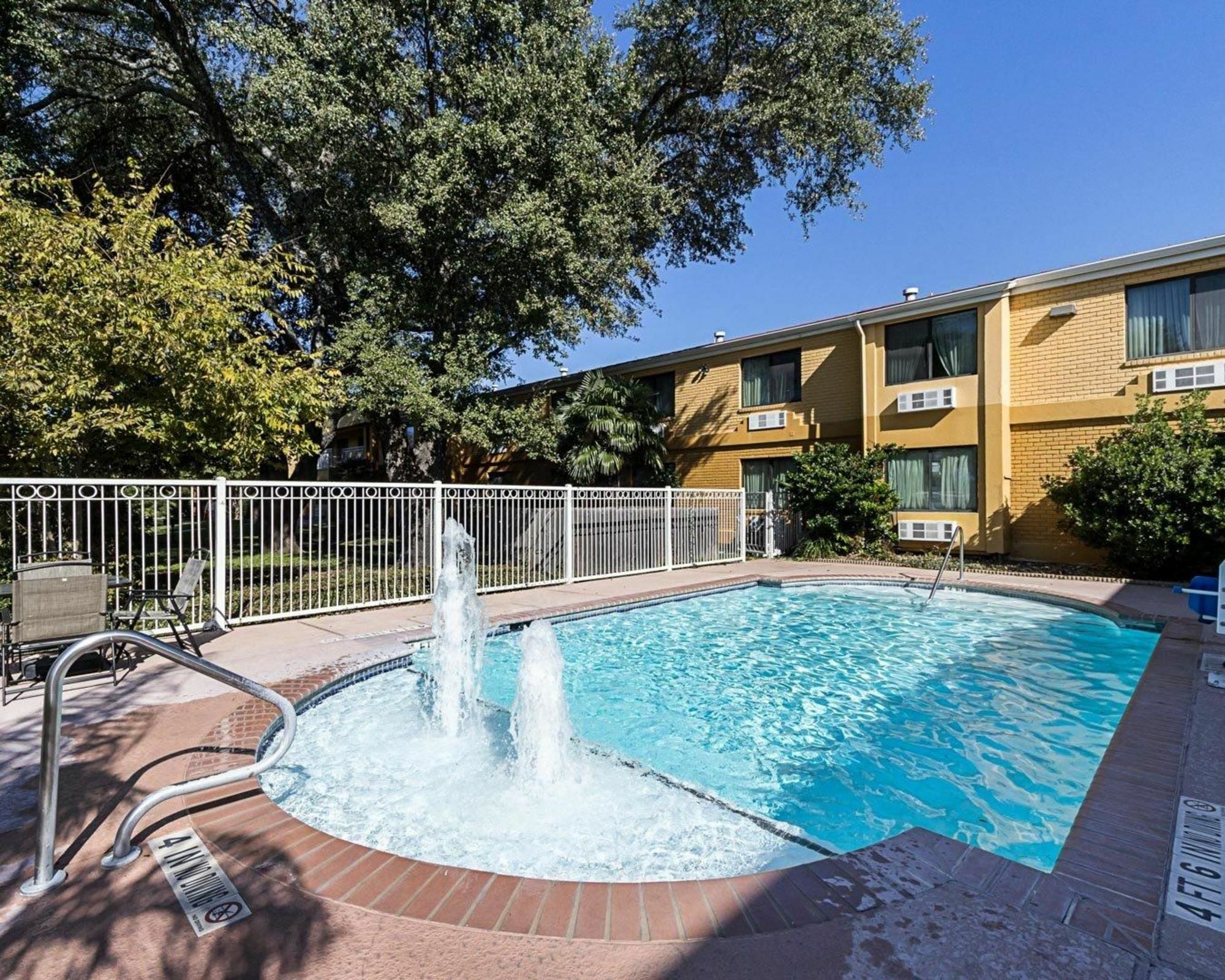 Surestay Plus Hotel By Best Western San Antonio North Kültér fotó